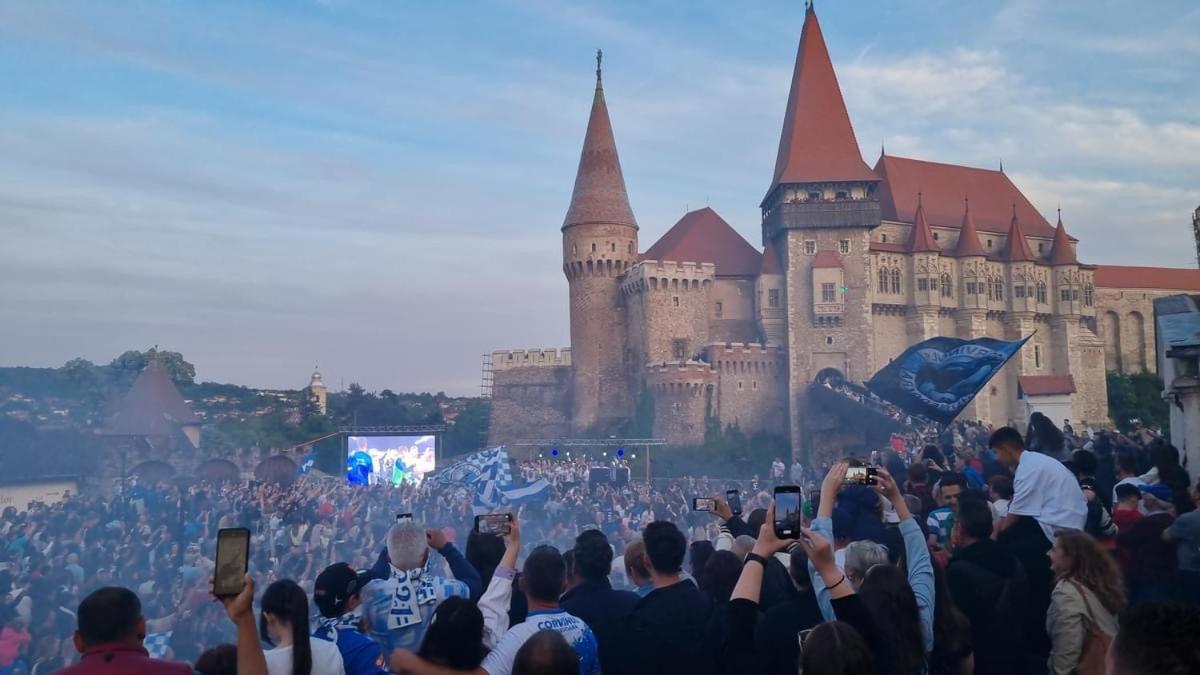 Otilia Home Hunedoara Buitenkant foto
